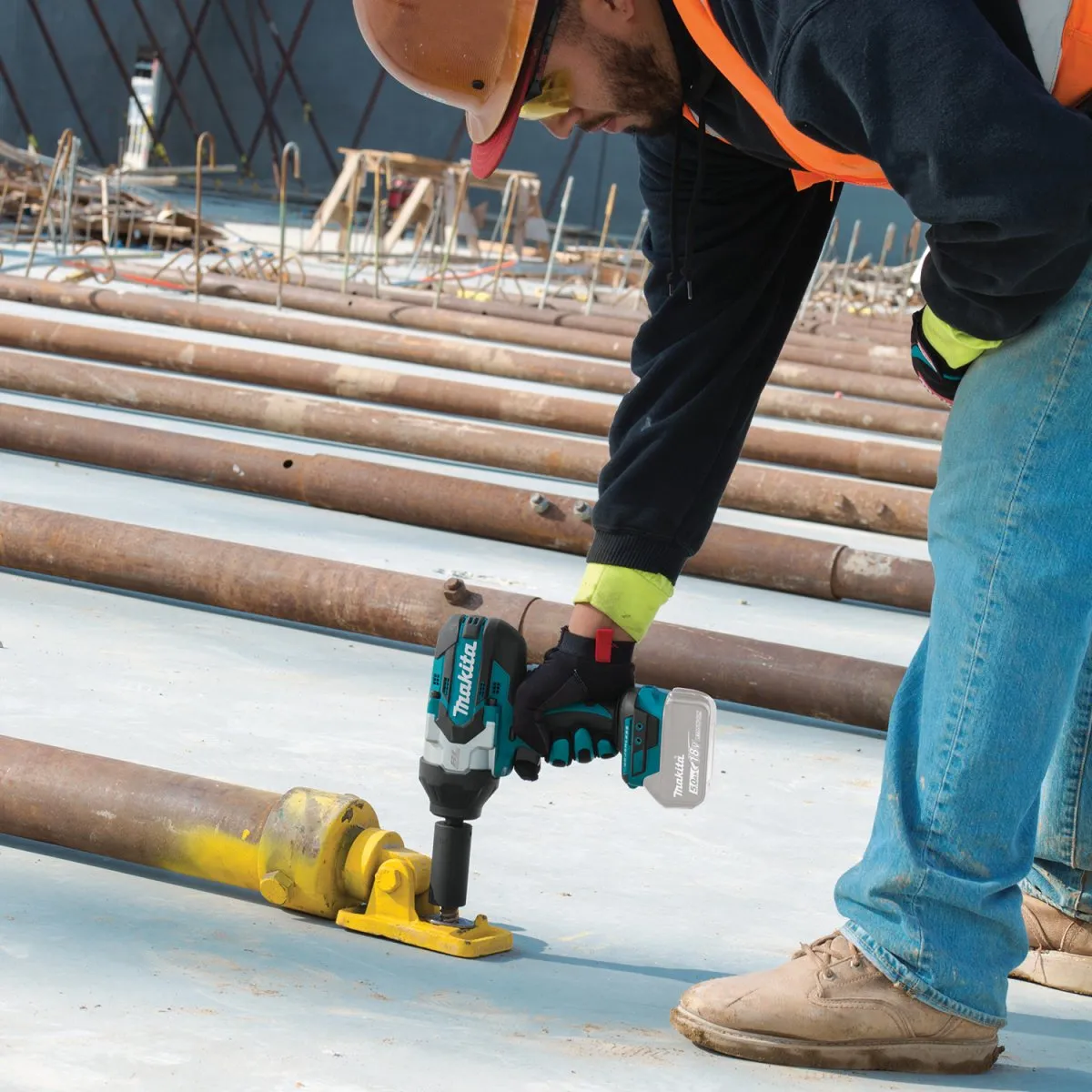 18V LXT® Lithium‑Ion Brushless Cordless High‑Torque 1/2" Sq. Drive Utility Impact Wrench