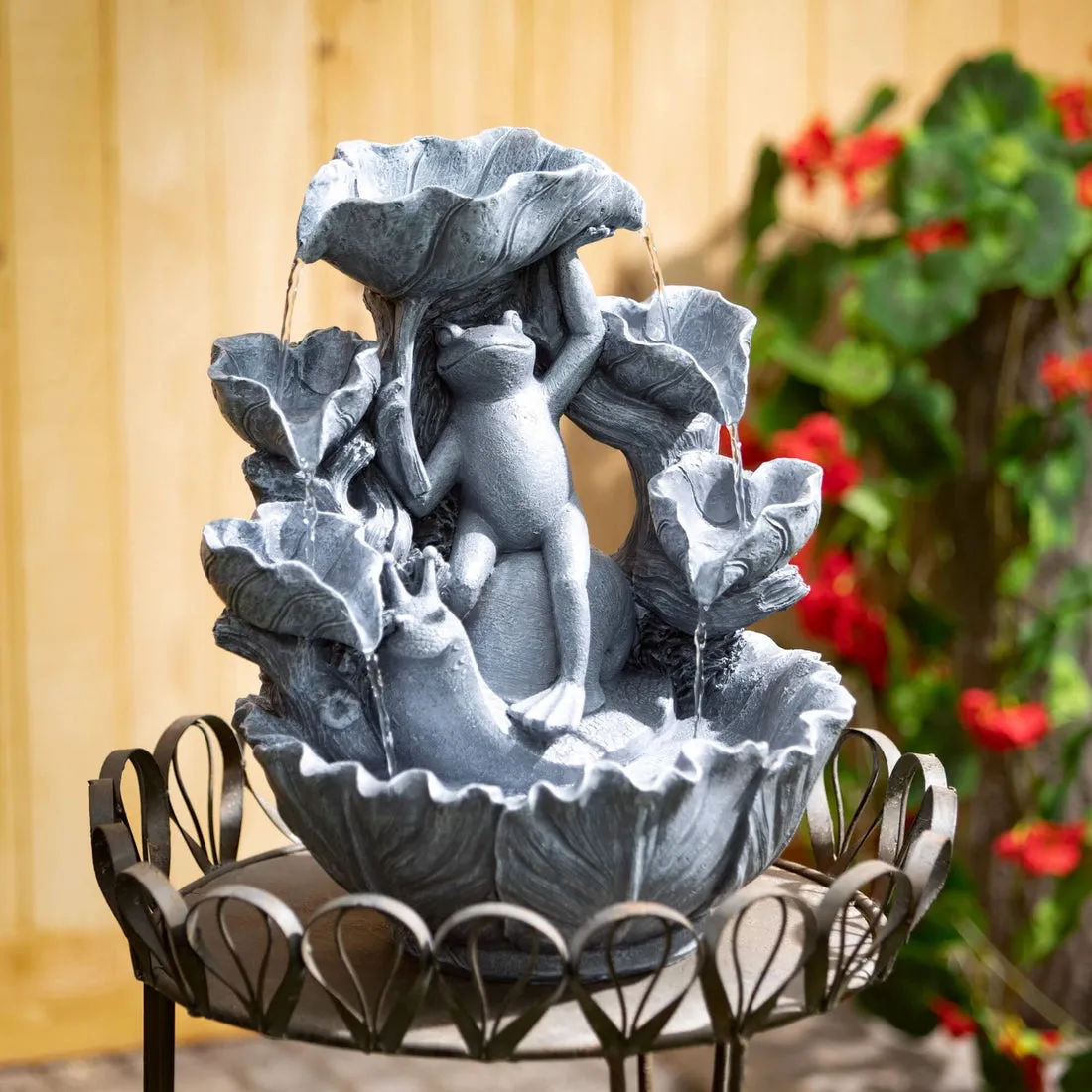 Garden water fountain