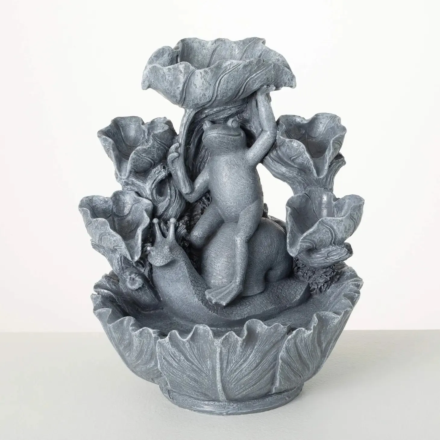 Garden water fountain