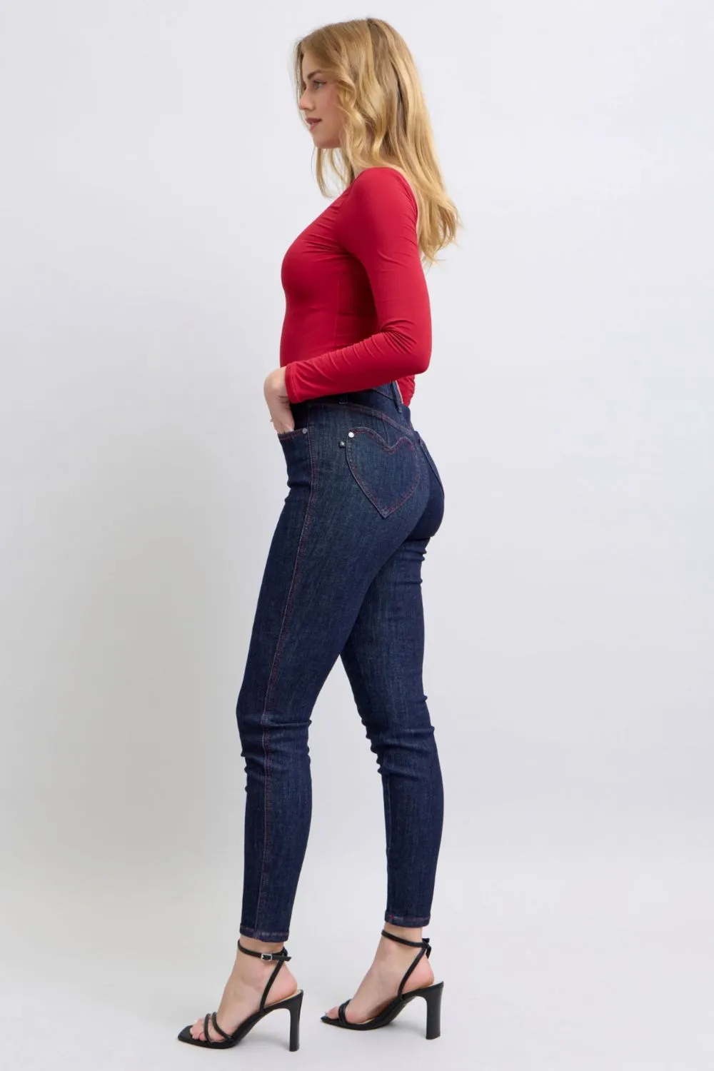 Judy Blue Heart Shaped Back Pockets Skinny Jeans in Dark Wash