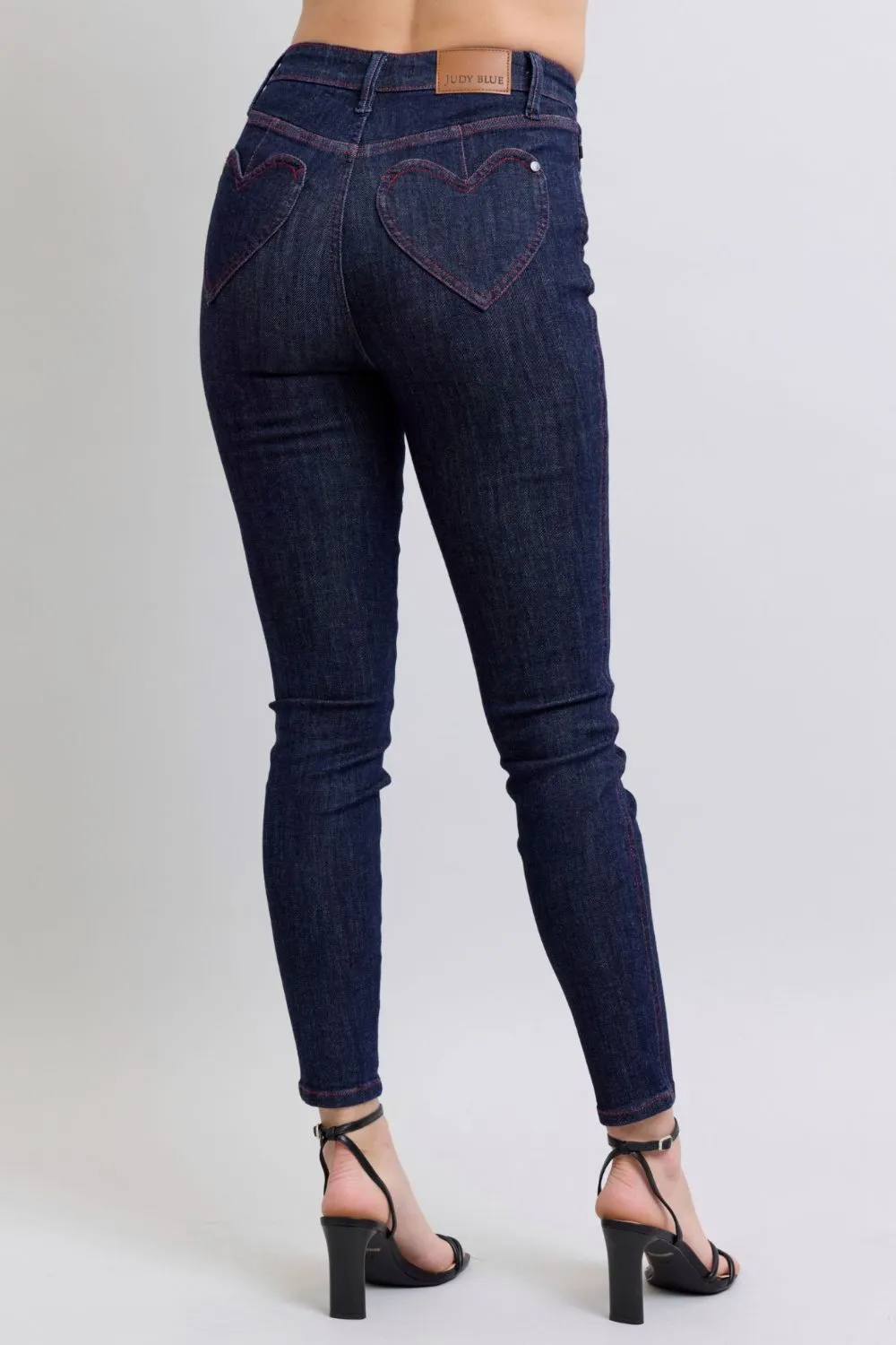 Judy Blue Heart Shaped Back Pockets Skinny Jeans in Dark Wash