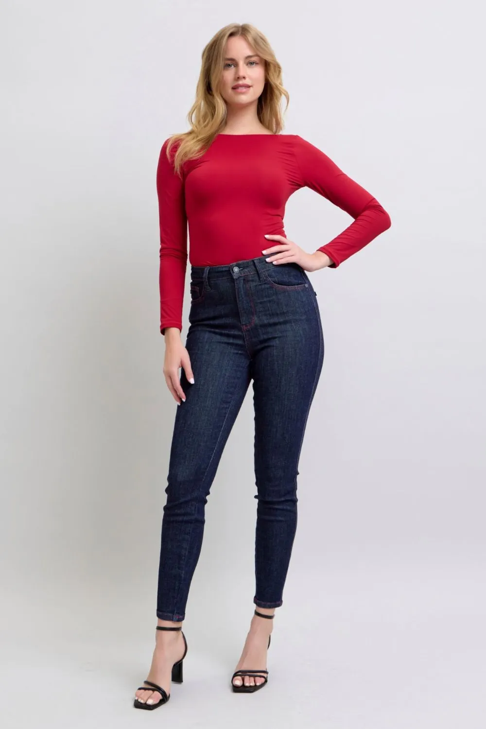 Judy Blue Heart Shaped Back Pockets Skinny Jeans in Dark Wash