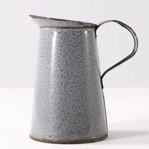 Pitcher Robin
